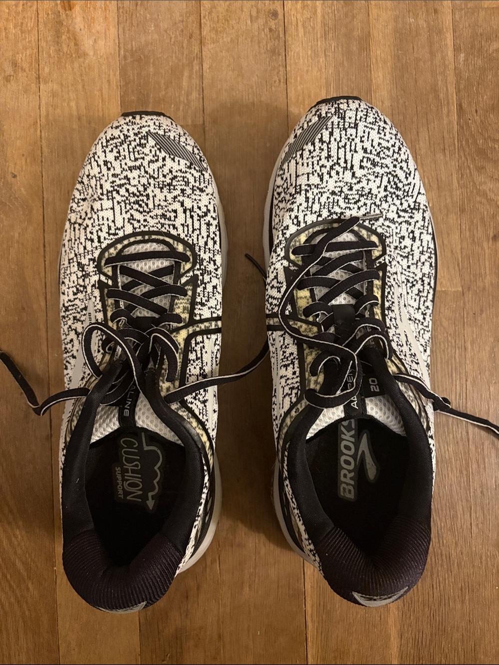 Brooks Women’s Black and White Knit Running Shoes 10.5